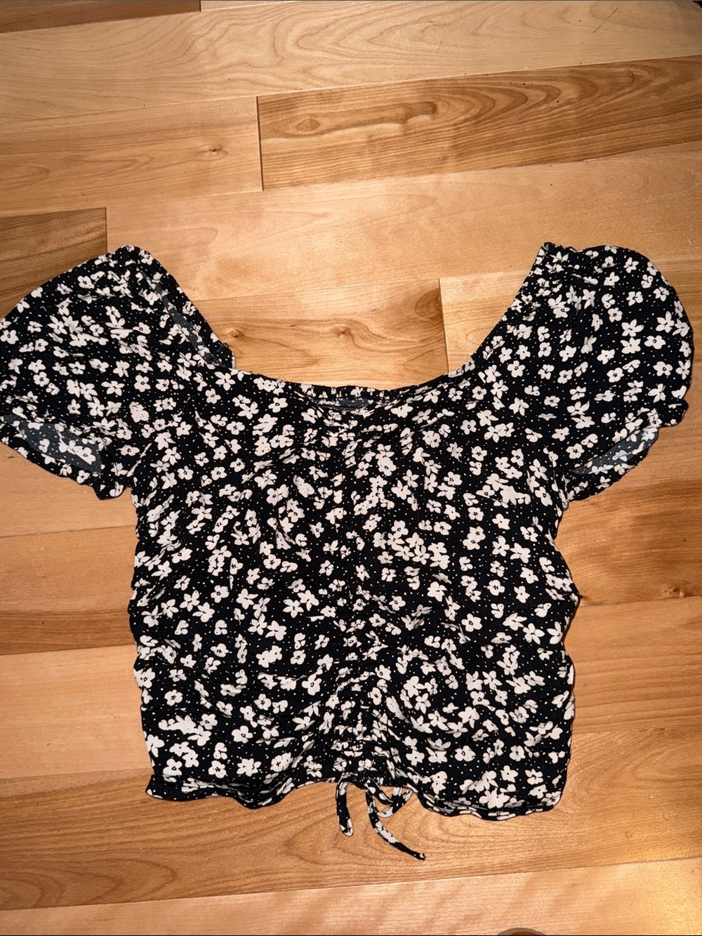 Black Floral Puff-Sleeve Crop Top S
